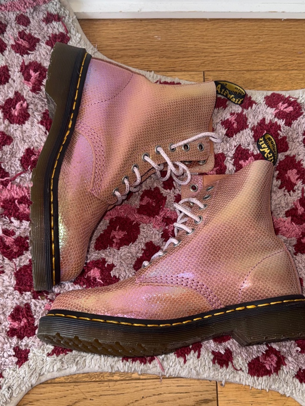 RARE Dr. Martens 1460 Pascal Pink Iridescent Pink Mermaid Boots, NIB, US Size 6 - Picture 4 of 9